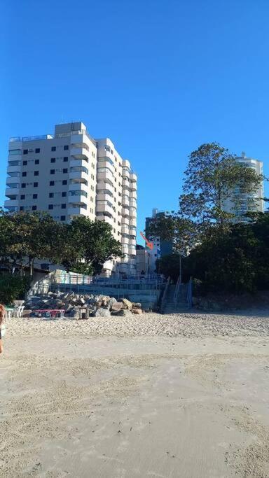 Apto Praia Do Tombo กัวรูจา ภายนอก รูปภาพ